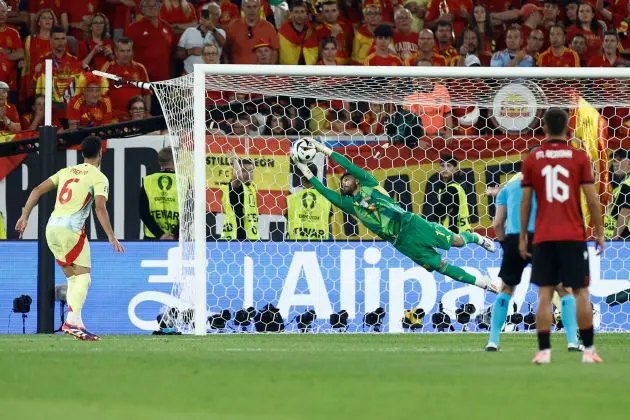 Arsenal and Spain goalkeeper David Raya