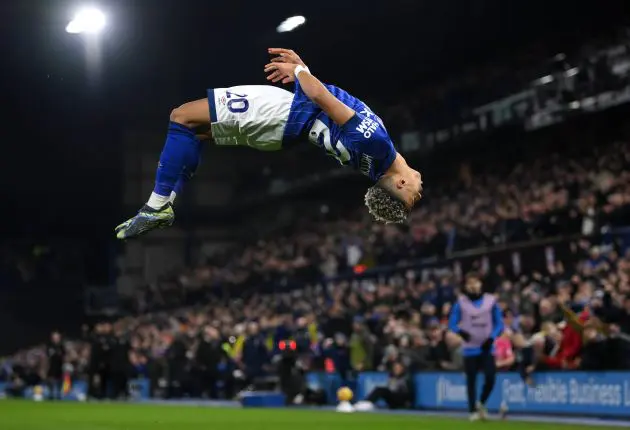 Omari Hutchinson celebrates against Chelsea