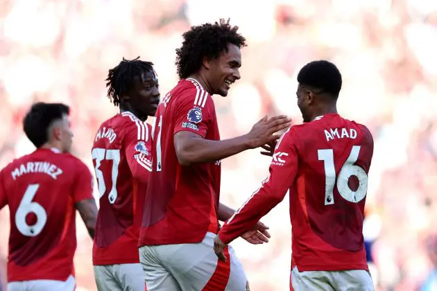 Man Utd celebrate against Everton.