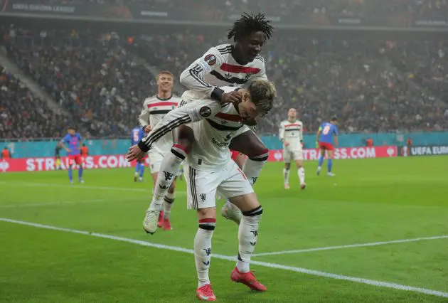 Mainoo celebrates with Garnacho