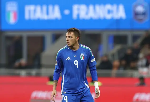 Mateo Retegui playing for Italy