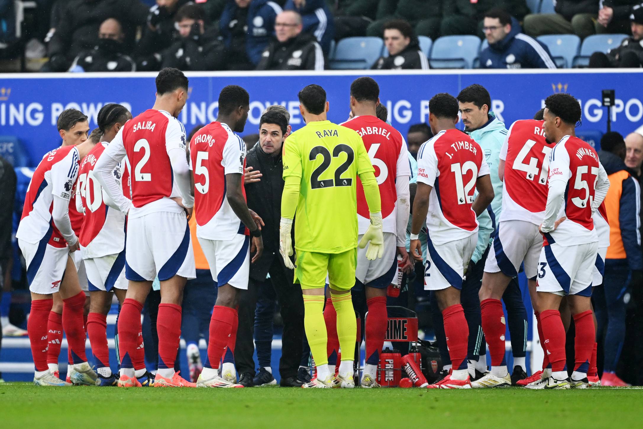 Mikel Arteta and his Arsenal side against Leicester
