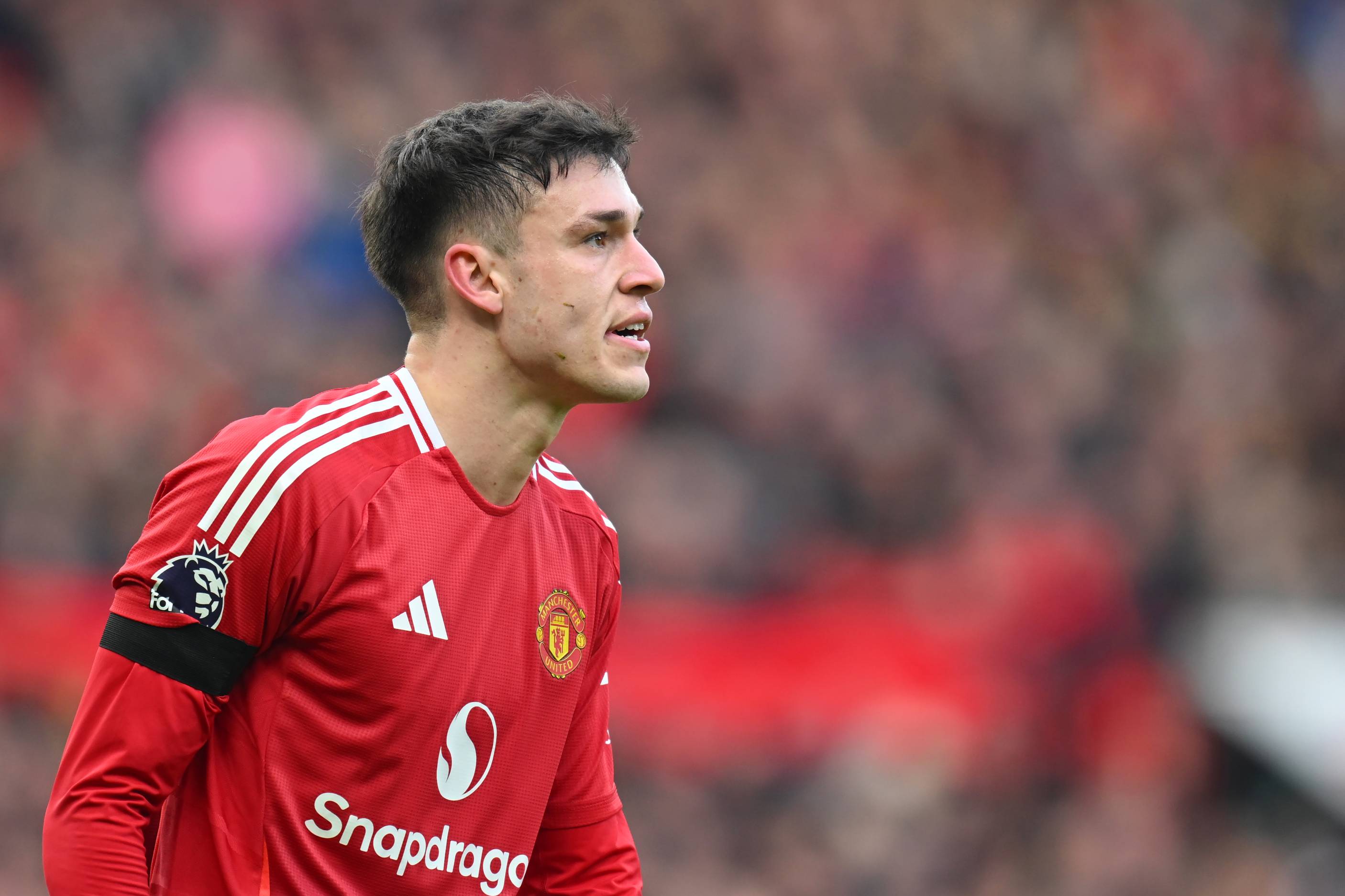 Man Utd midfielder Manuel Ugarte