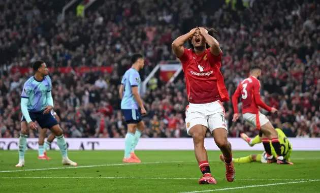 Man Utd forward Joshua Zirkzee