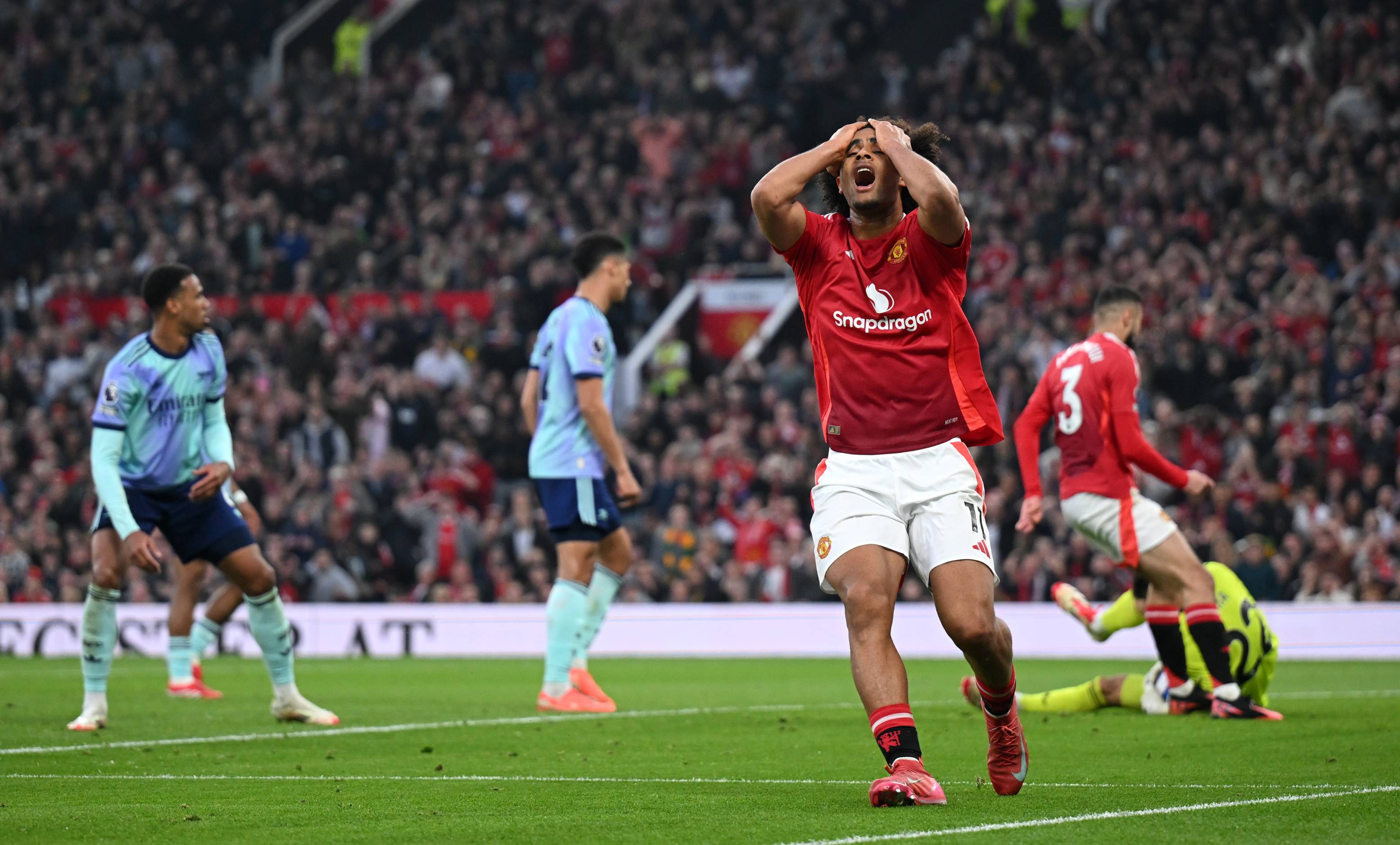 Man Utd forward Joshua Zirkzee
