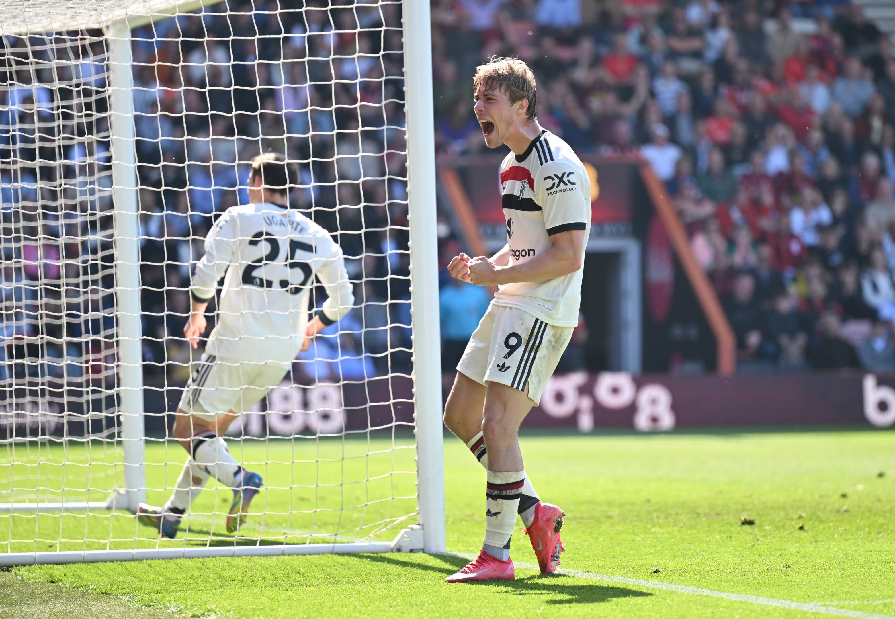 Rasmus Hojlund celebrates his equaliser aganst Bournemouth