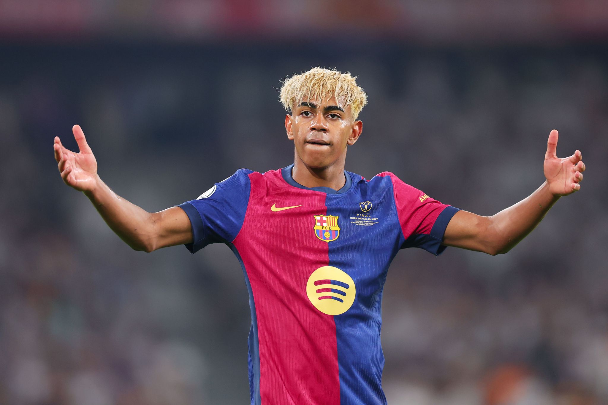 ÚLTIMAS NOTICIAS: El famoso multimillonario LGBT Tim Cook ha ofrecido un contrato de 199 millones de dólares a la joven estrella del Barcelona, Yamal, con la condición de que participe en campañas publicitarias que apoyen la causa LGBT en cada evento deportivo. En respuesta, Yamal ha publicado una declaración que ha dejado atónito a todo el mundo del fútbol.