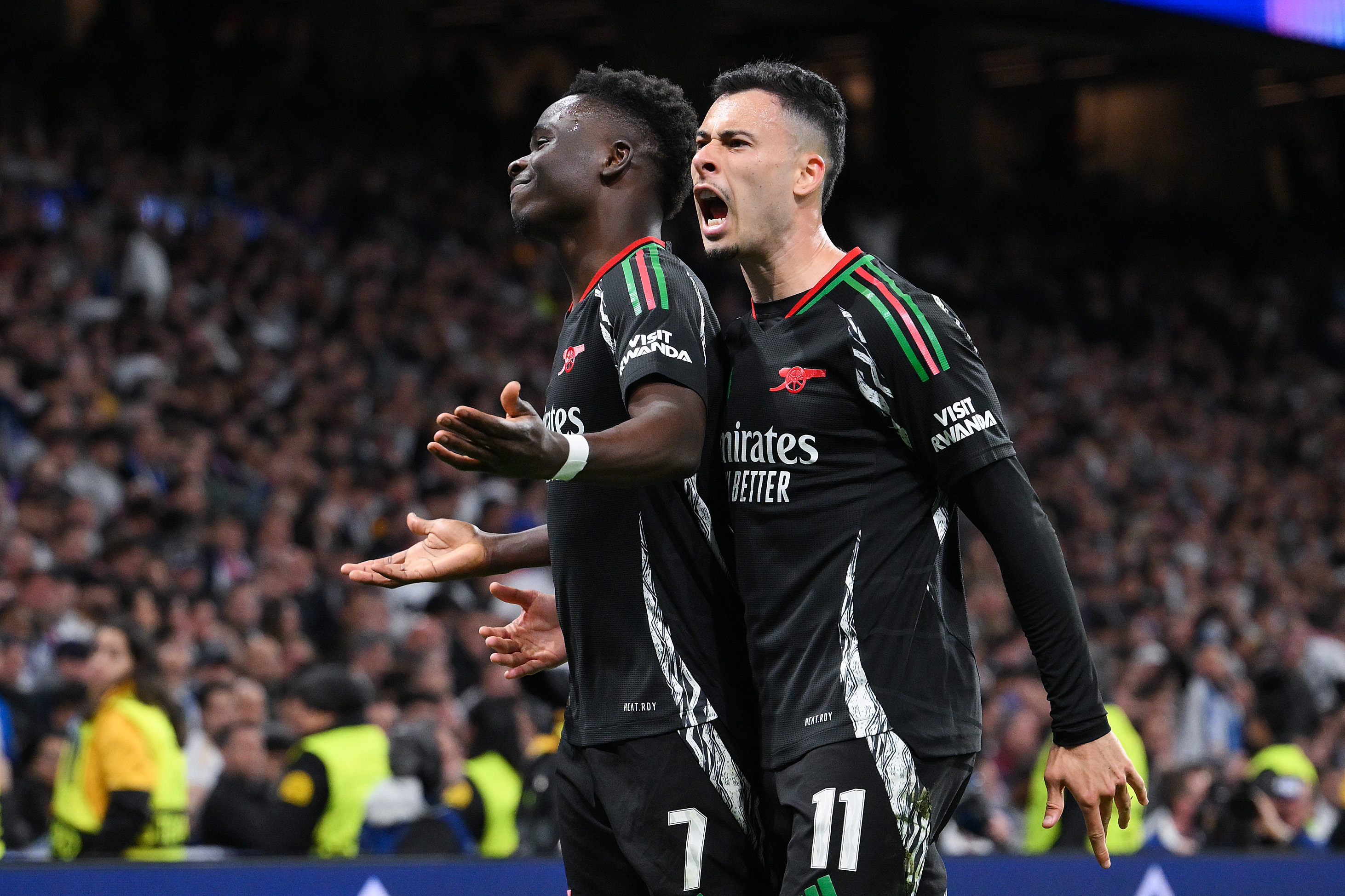 Bukayo Saka and Gabriel Martinelli celebrate