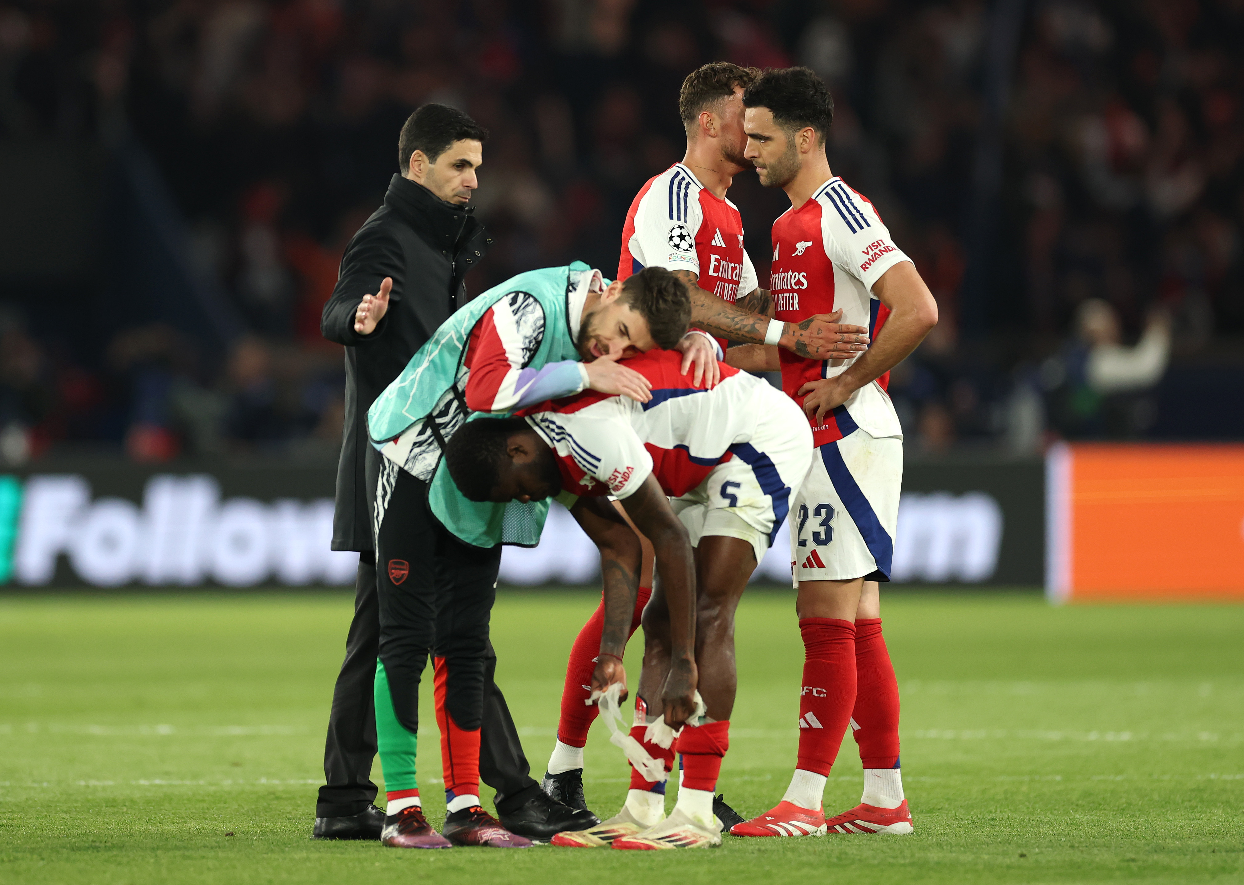 The Arsenal squad after losing to PSG