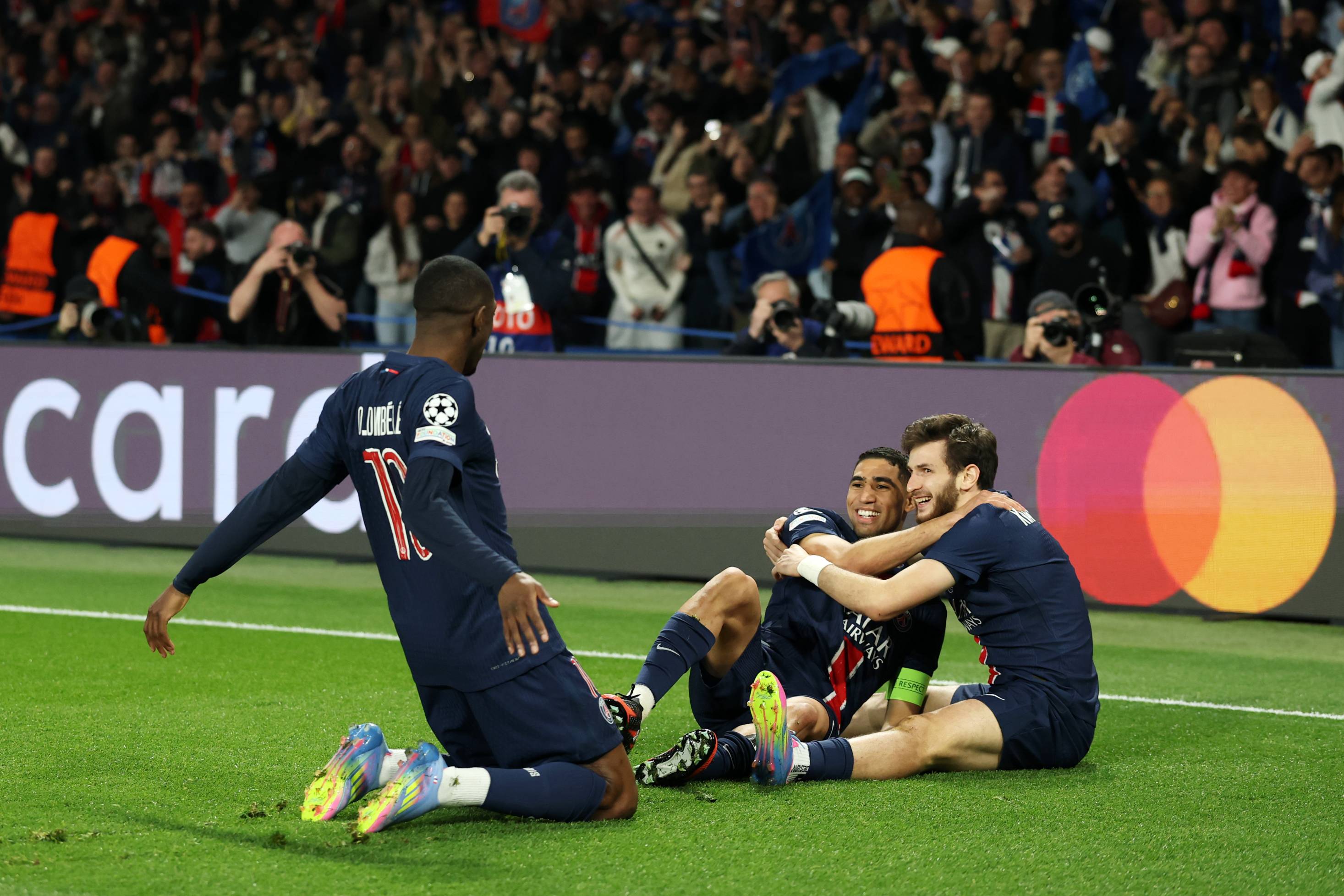 PSG players celebrate