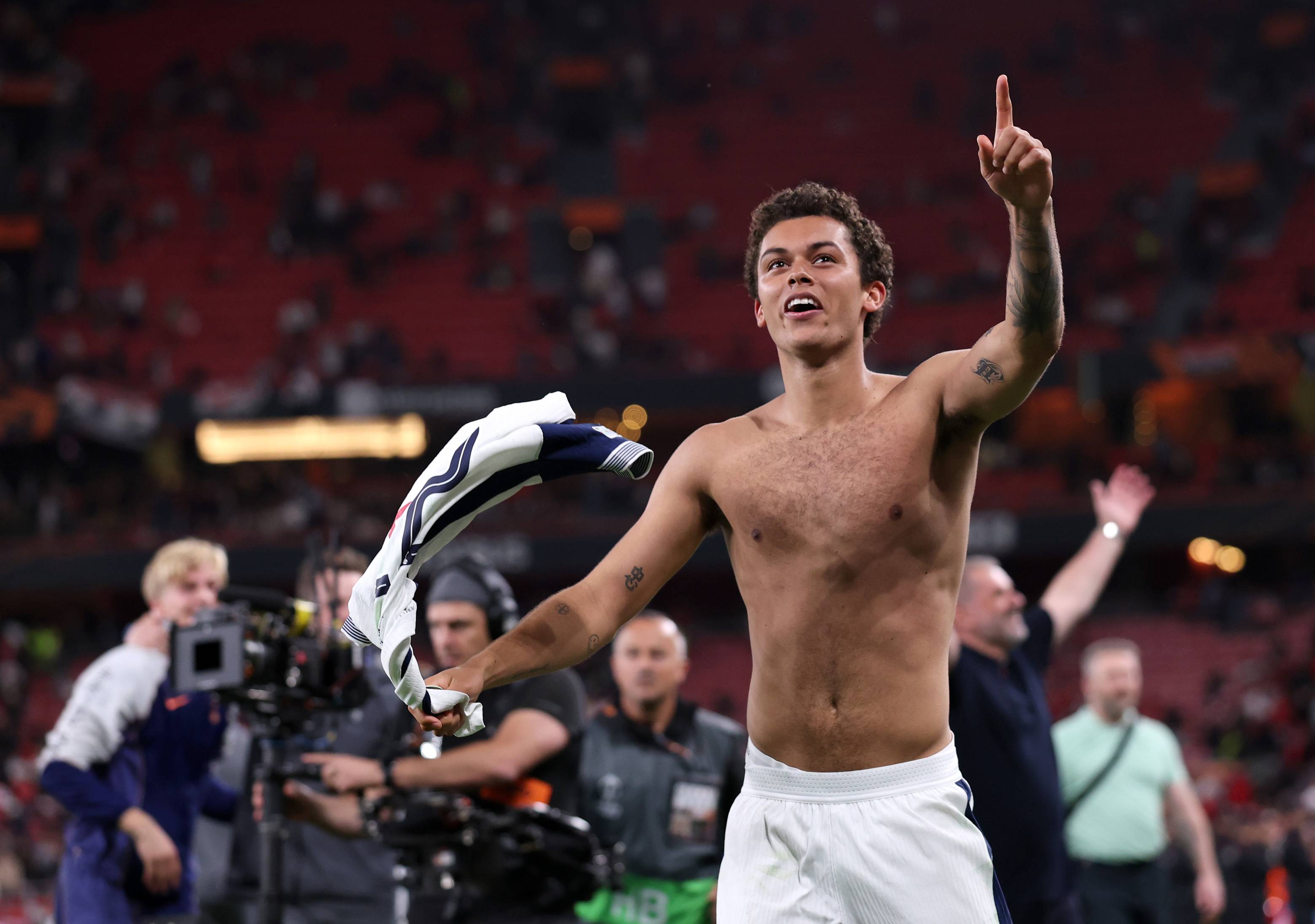 Brennan Johnson celebrates winning the Europa League