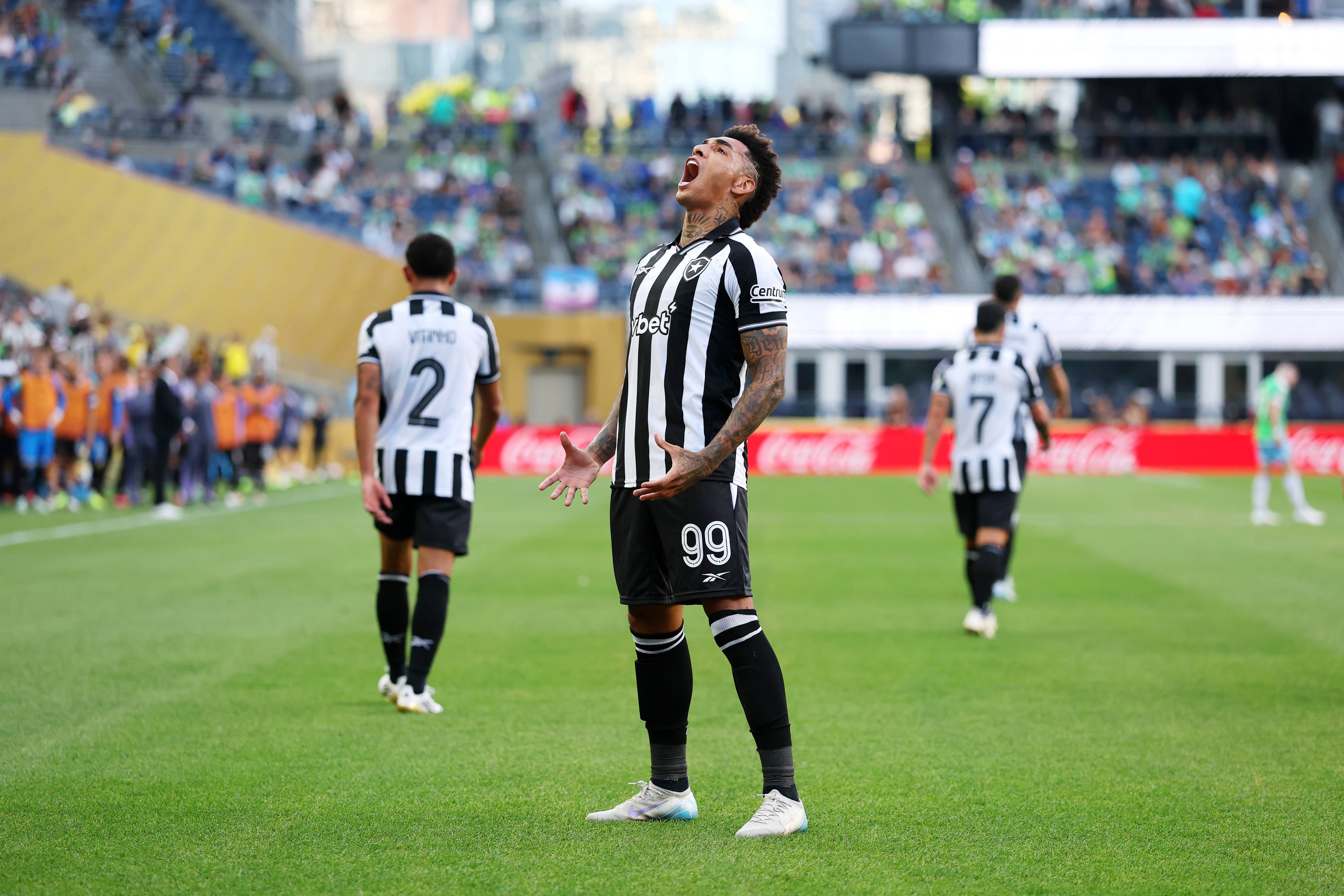 Igor Jesus celebrates for Botafogo