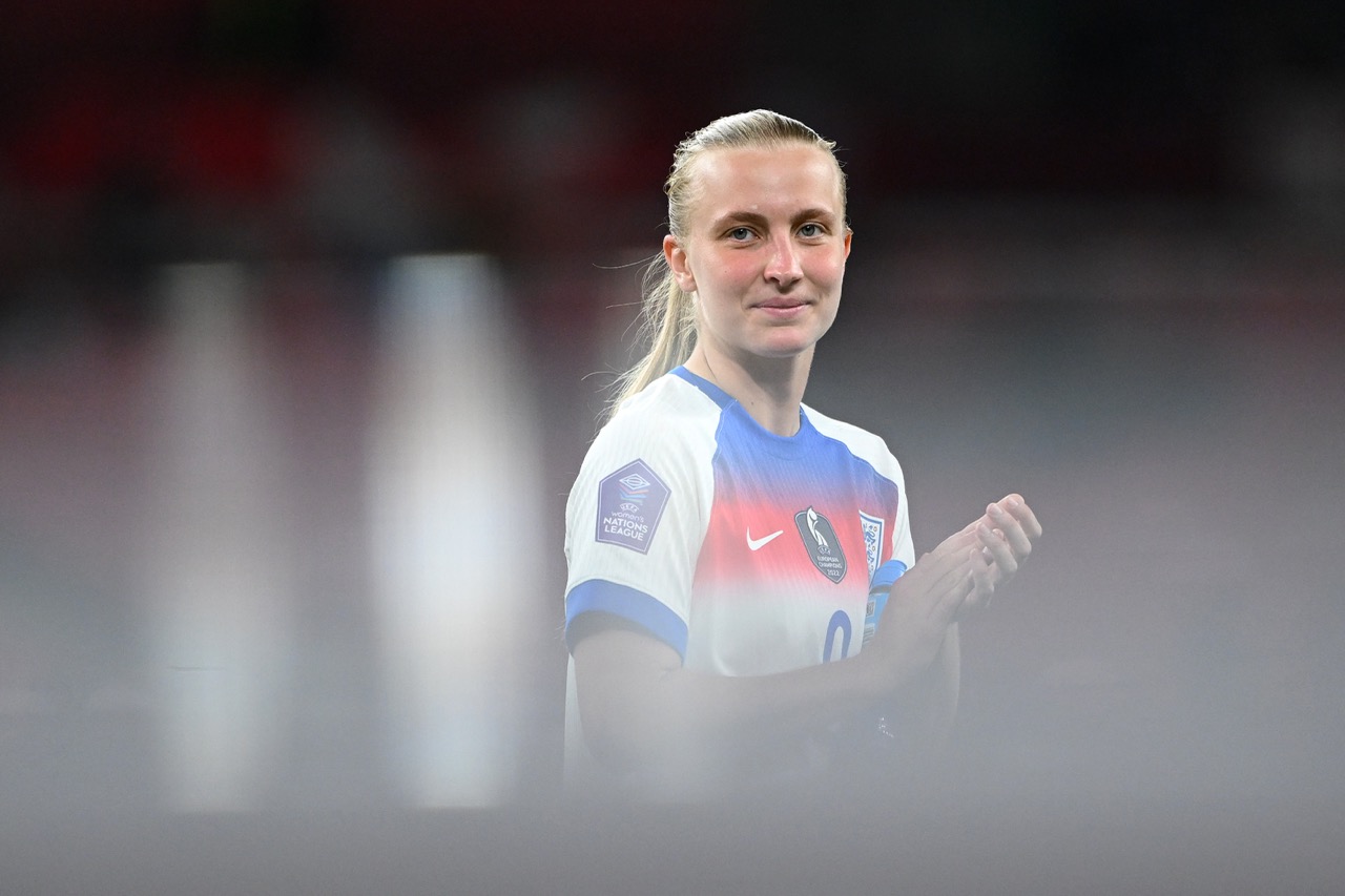 Beever-Jones lauds Hannah Hampton for stepping up in Euros after Mary Earps' retirement - Hayters TV