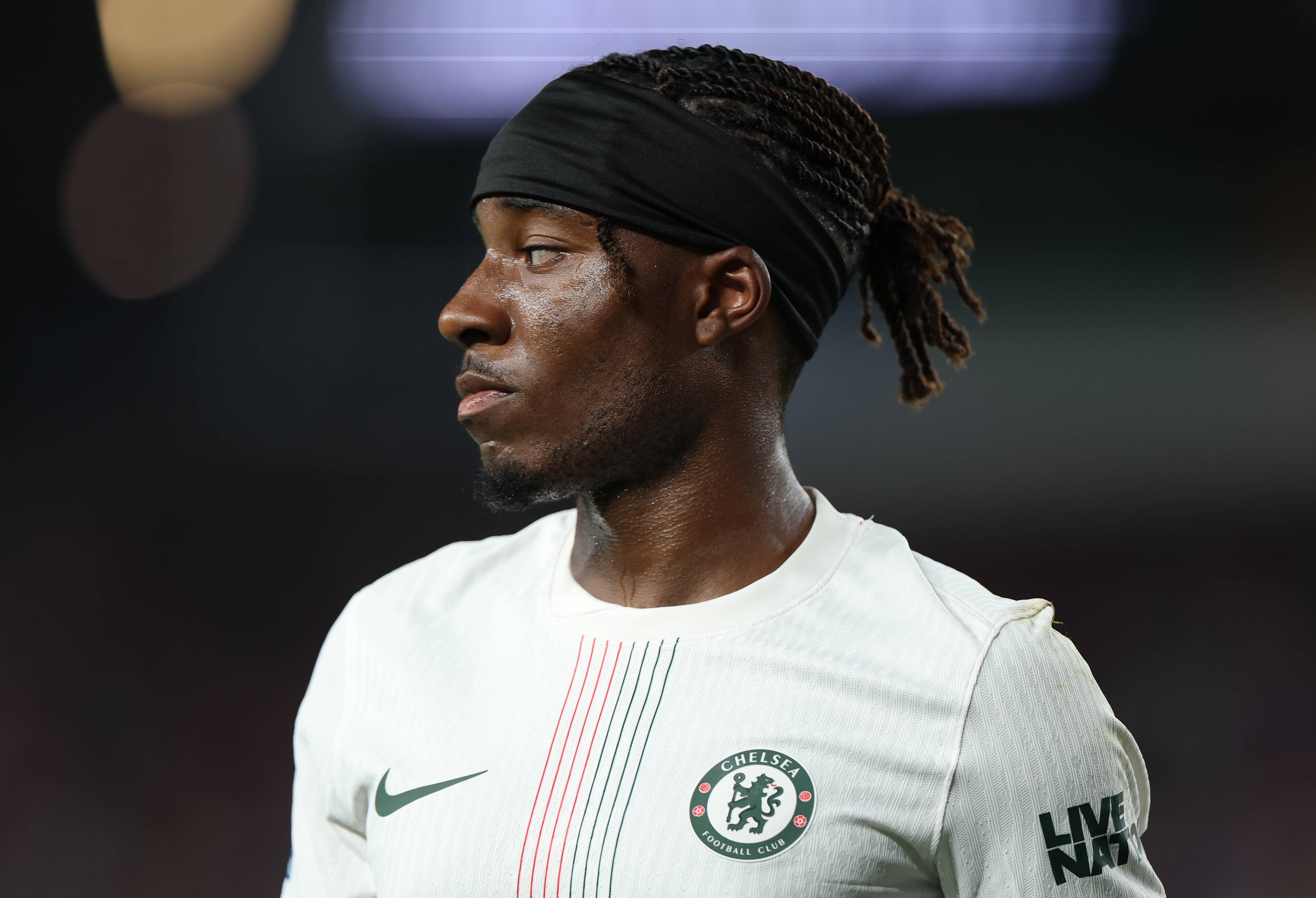 Chelsea winger Noni Madueke is set to join Arsenal