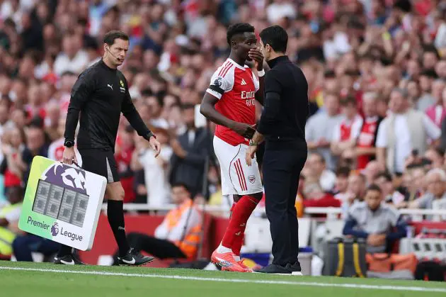 Bukayo Saka goes off against Leeds