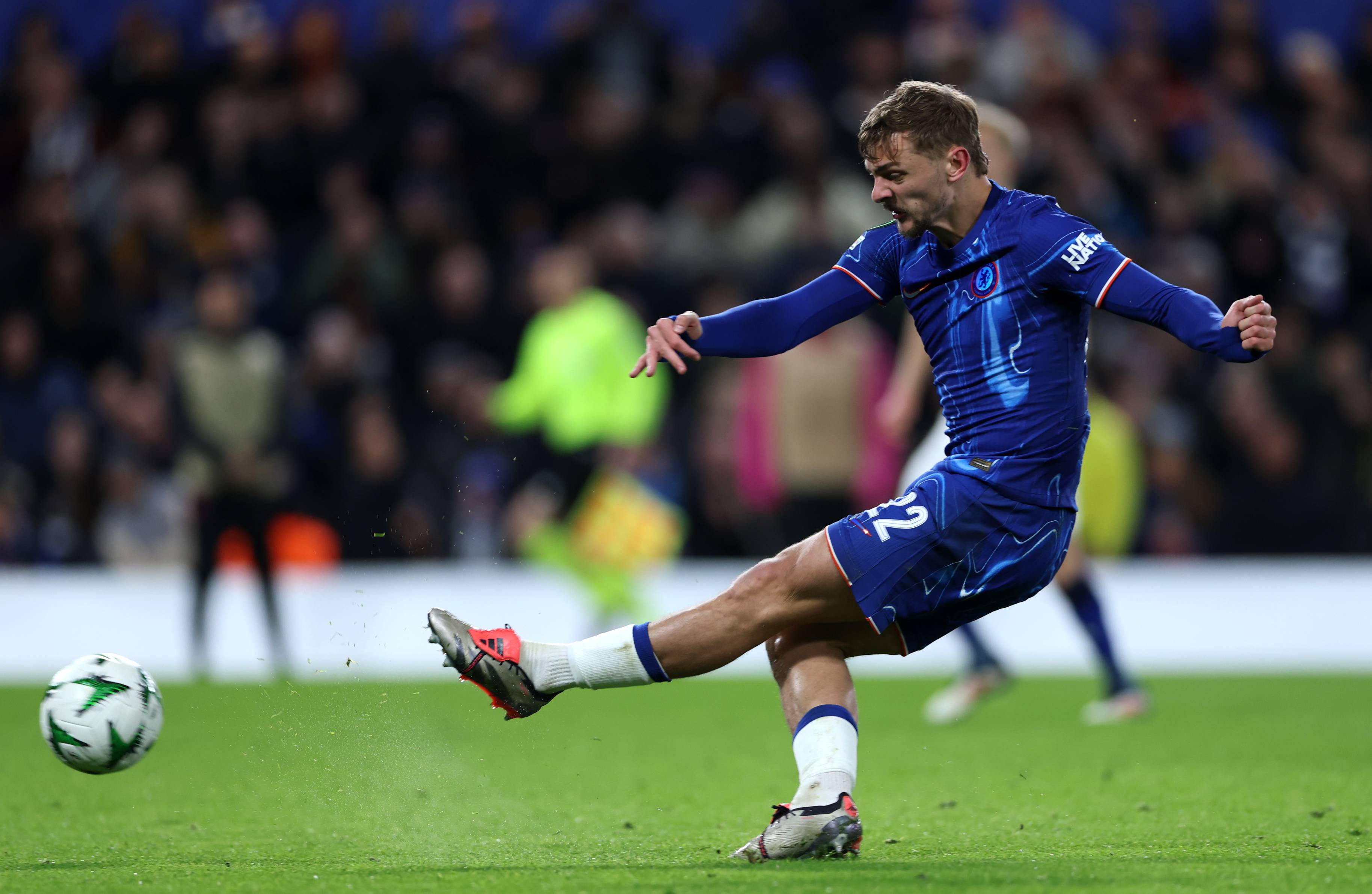 Chelsea midfielder Kiernan Dewsbury-Hall