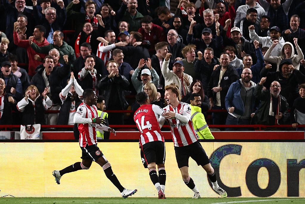 Fabio Carvalho celebrates his equaliser