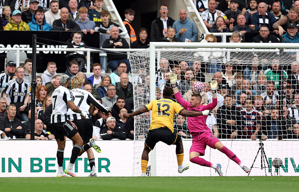 Nick Woltemade scores on his debut for Newcastle