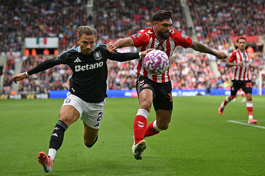 Omar Alderete in action for Sunderland