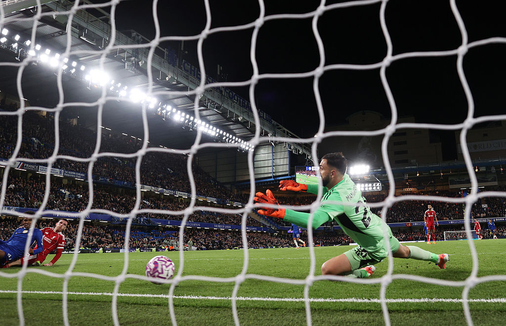 Liverpool concede late on to Chelsea