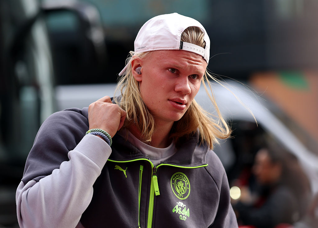 Erling Haaland arrives at the Gtech Community Stadium