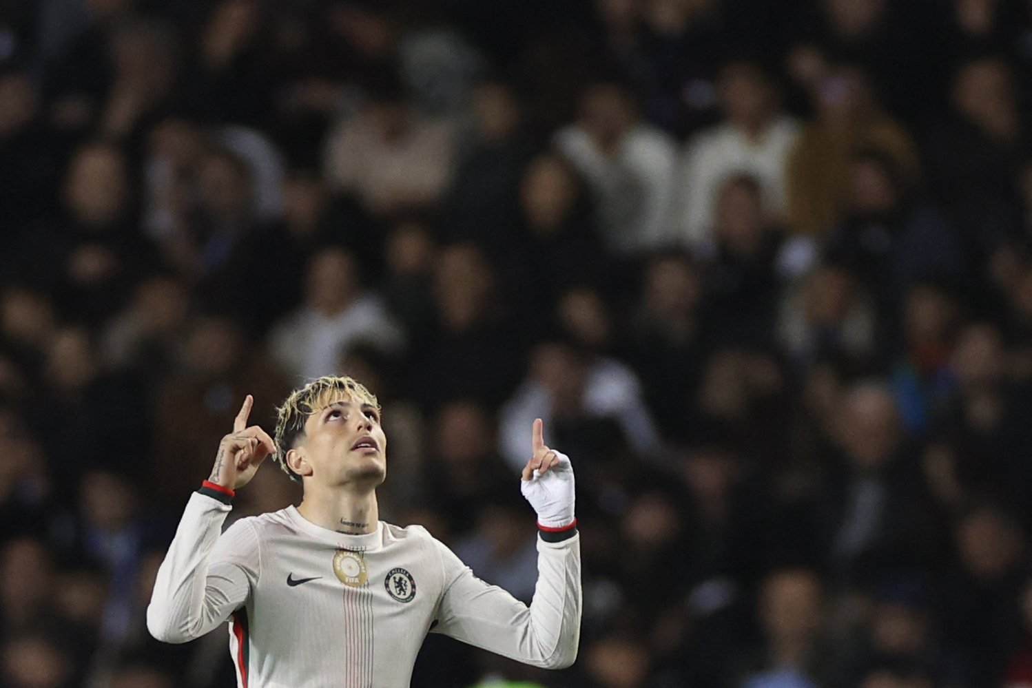 Alejandro Garnacho celebrates his goal