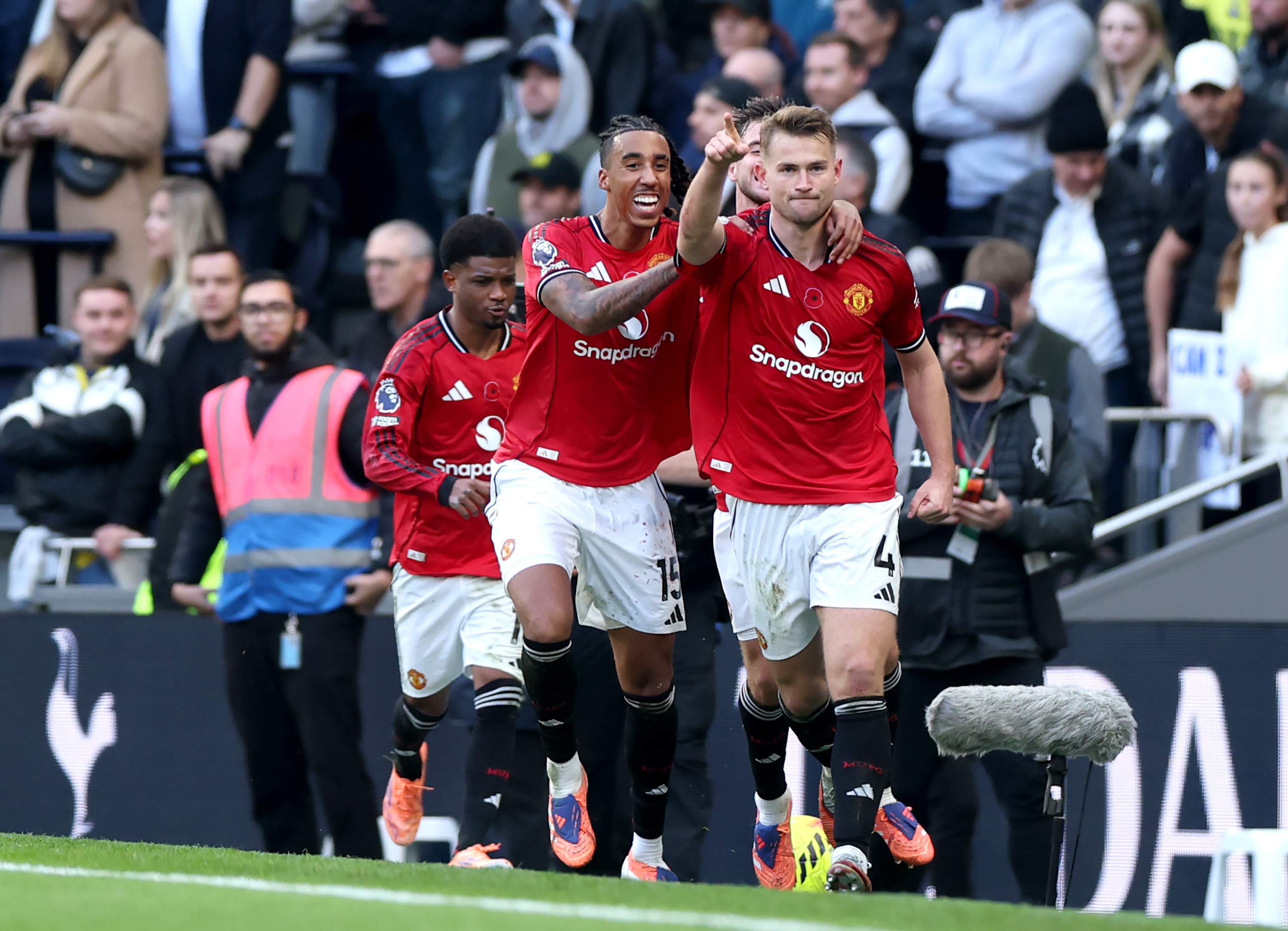 De Ligt rescues United after stoppage time chaos at Spurs
