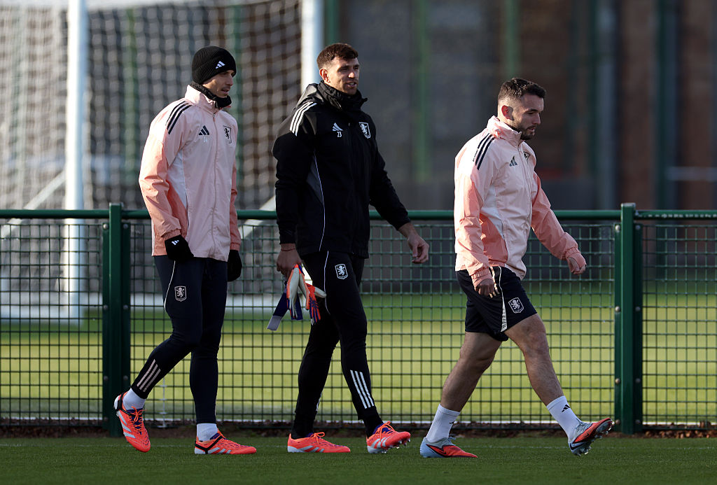 Emi Martinez (middle)