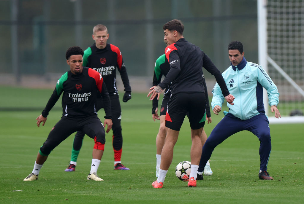 Nwaneri and Zinchenko in training with Arsenal