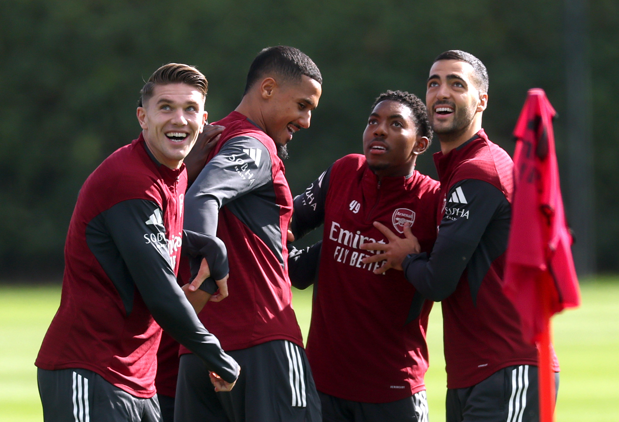 William Saliba and Viktor Gyokeres with their Arsenal team-mates