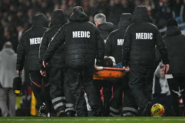 Conor Bradley goes off injured against Arsenal