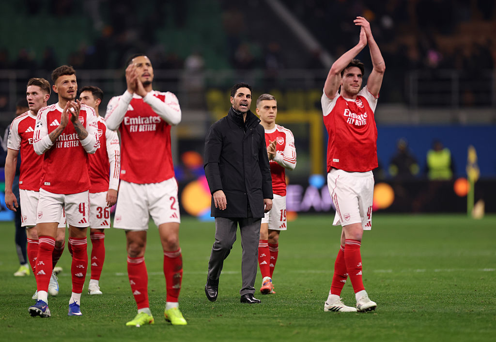 Mikel Arteta and his Arsenal players celebrate