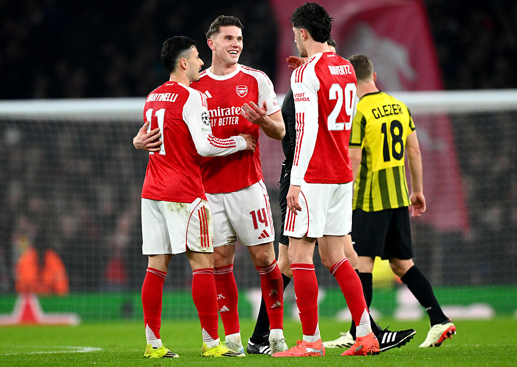 Viktor Gyoekeres celebrates with Kai Havertz and Gabriel Martinelli (by Clive Mason/Getty Images)