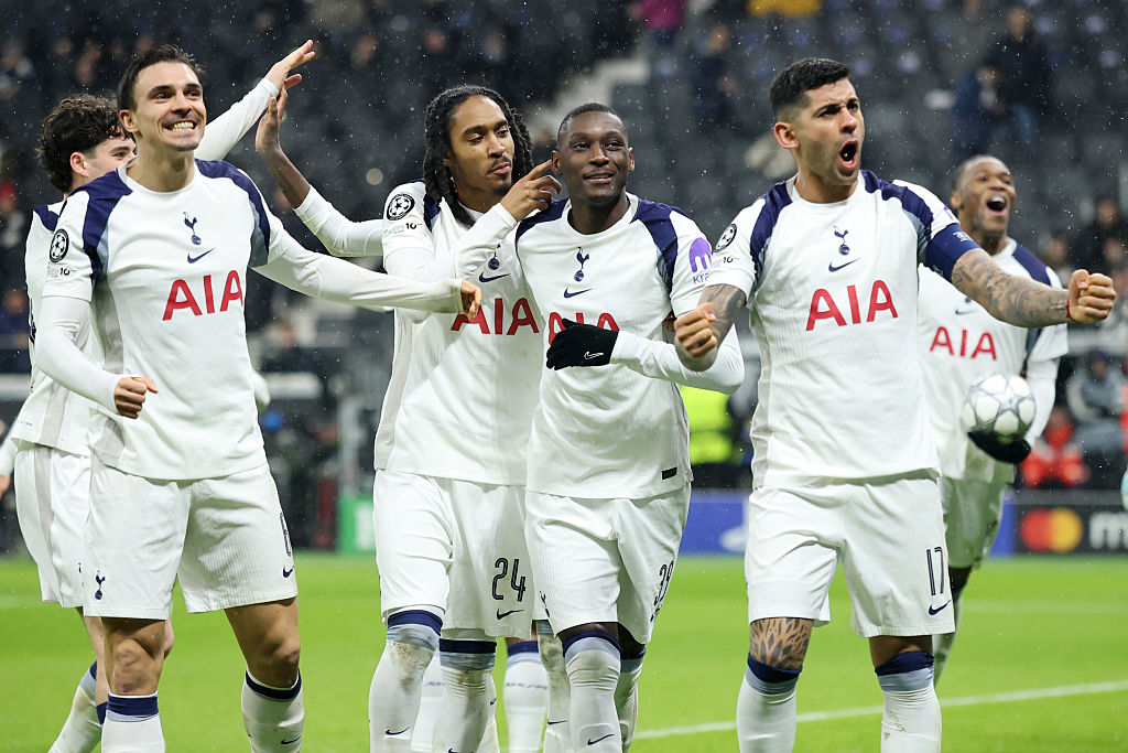 Kolo Muani celebrates with his Spurs team-mates