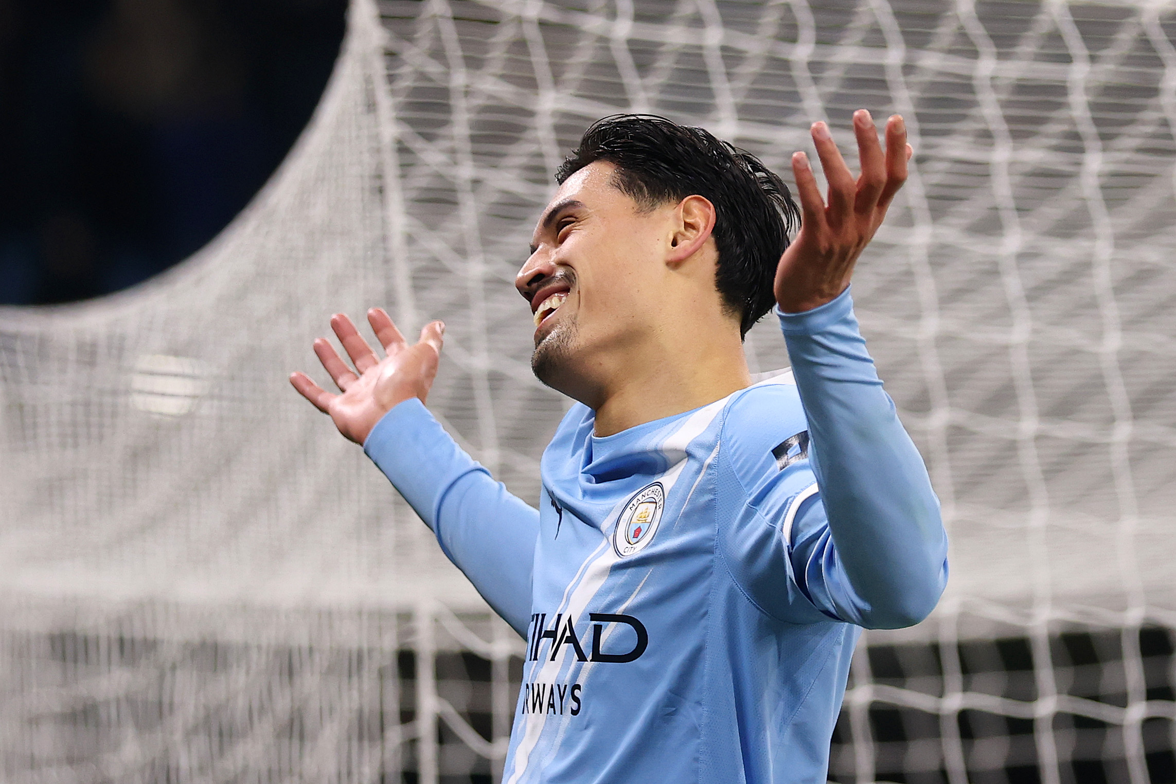 Reijnders celebrates his goal