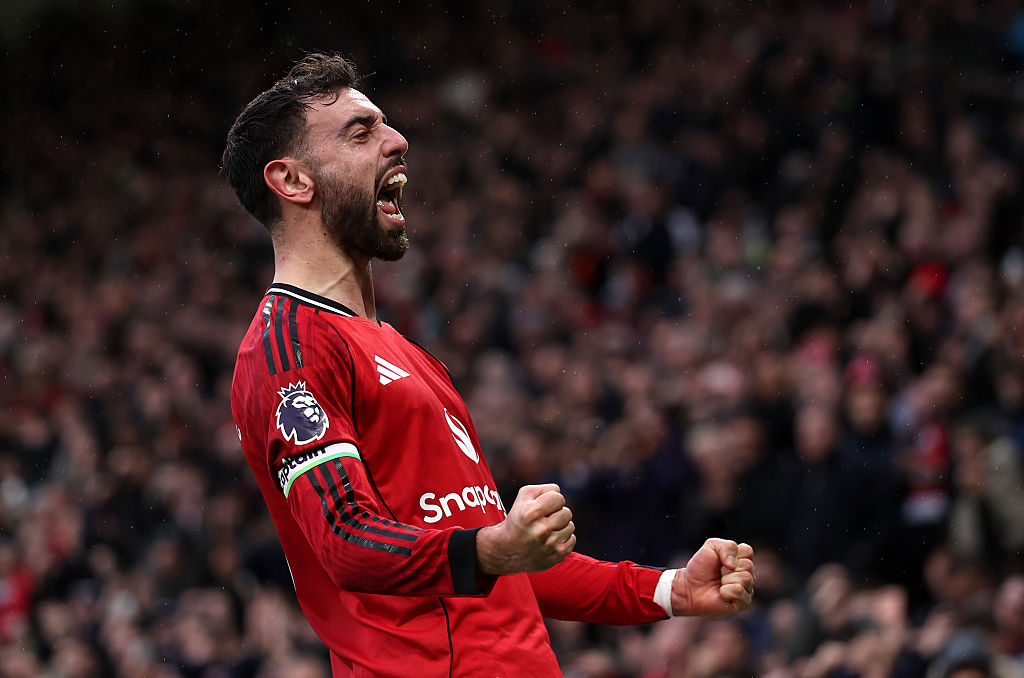 Bruno Fernandes celebrates against Spurs