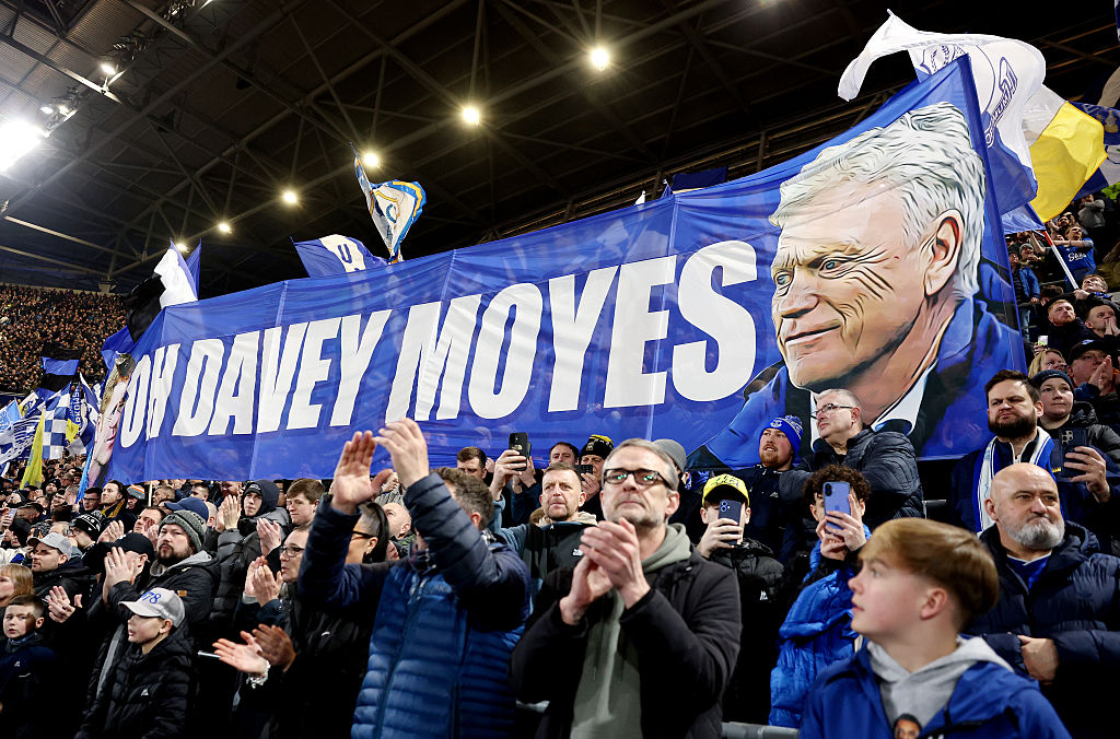 Everton fans hold up a banner for David Moyes