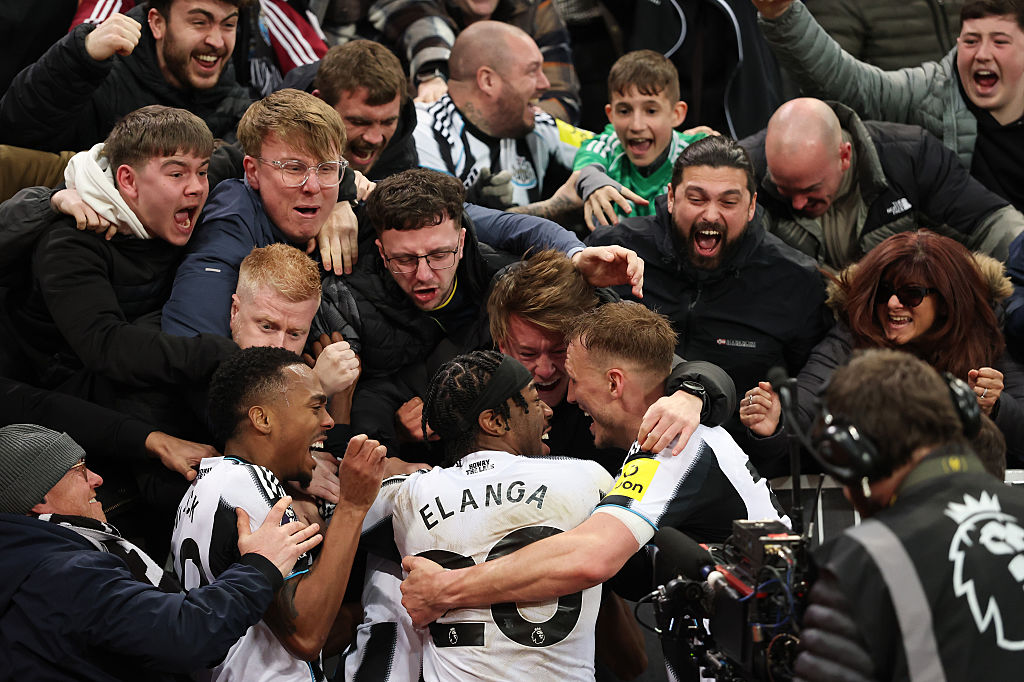 Newcastle celebrate their late winner over Man Utd