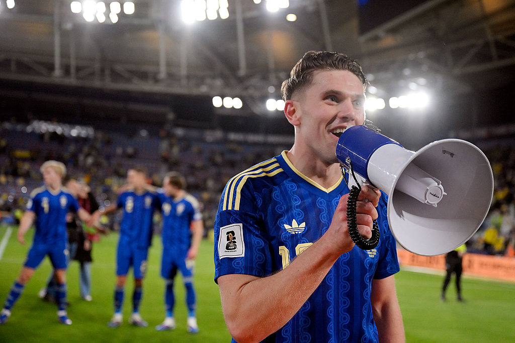 Viktor Gyokeres celebrates with Sweden