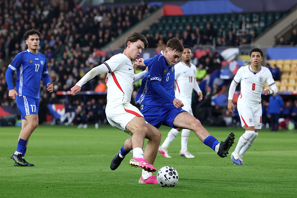 Tyler Dibling playing for England's Under-21s