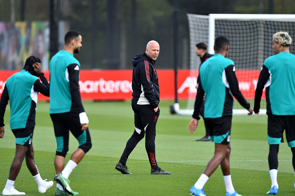 Liverpool in training before facing PSG