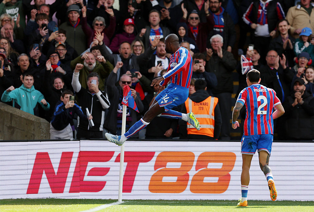 Mateta celebrates his winner