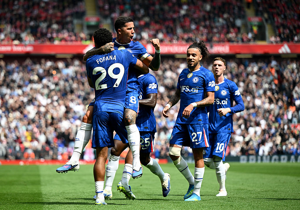Enzo Fernandez celebrates his goal