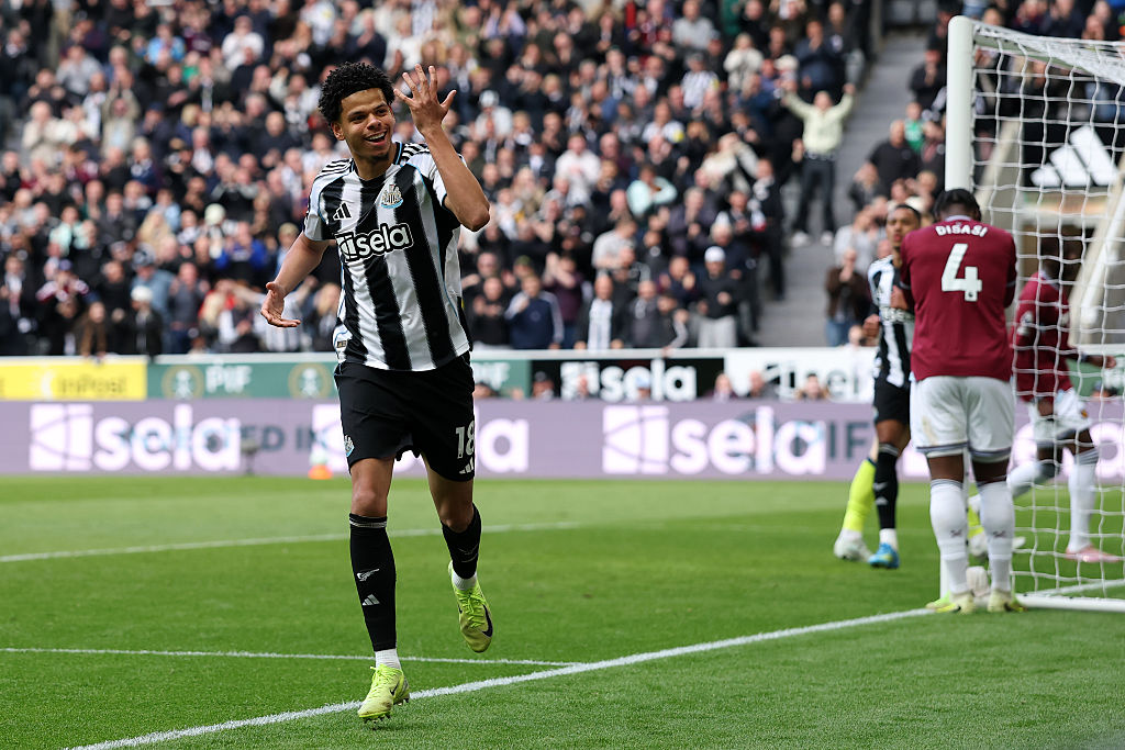Osula celebrates against West Ham