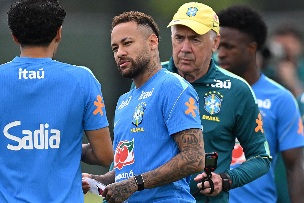 Neymar and Carlo Ancelotti