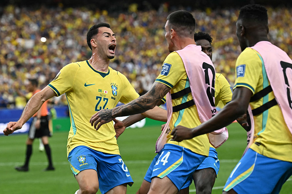 Gabriel Martinelli celebrates his winner