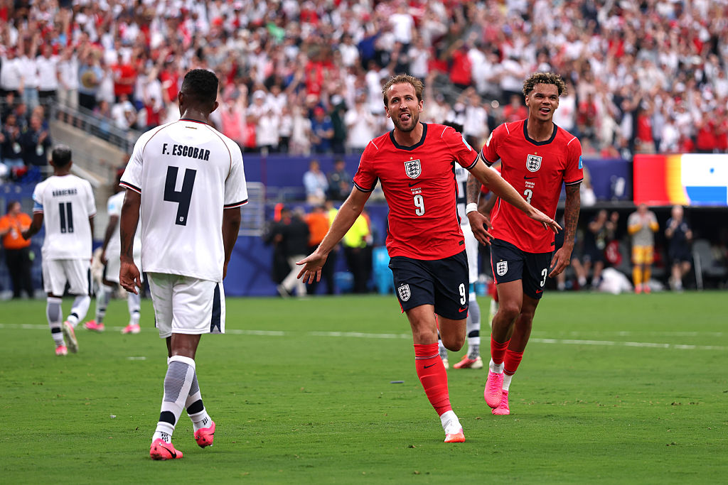 Harry Kane celebrates against Panama