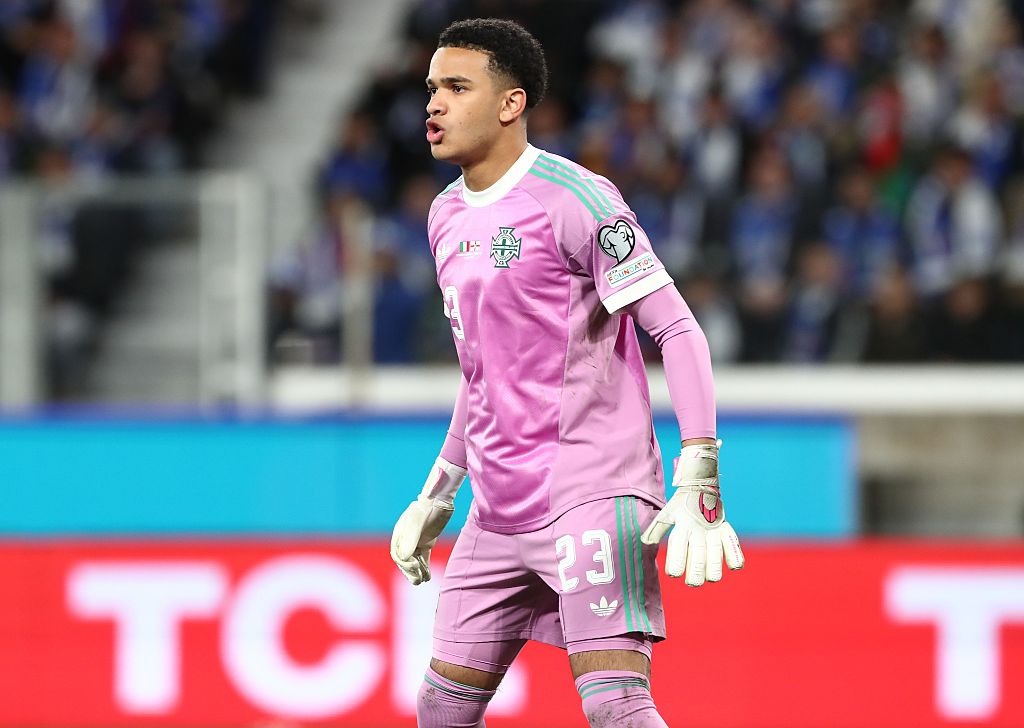Manchester City sign goalkeeper and loan him out to Championship side
