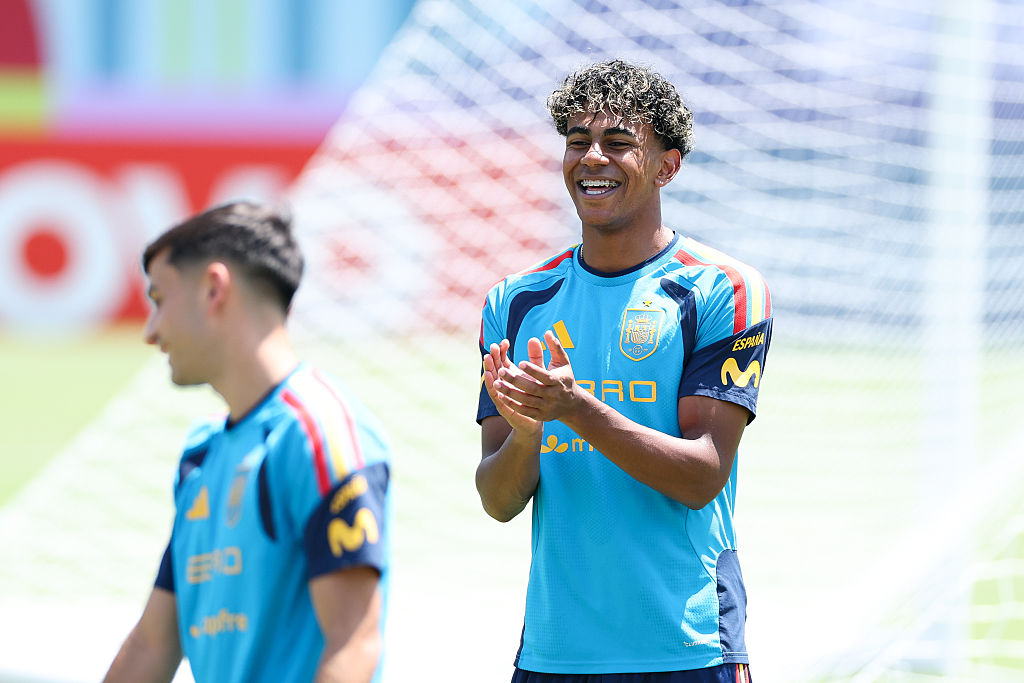 Lamine Yamal trains with Spain