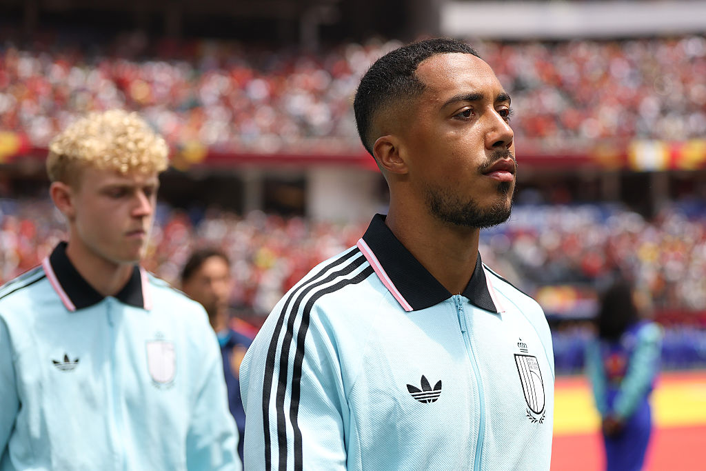 رسميًا.. مانشستر يونايتد يعلن تعاقده مع البلجيكي يوري تيليمانس من أستون فيلا
